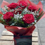 6 luxury valentine red roses 
